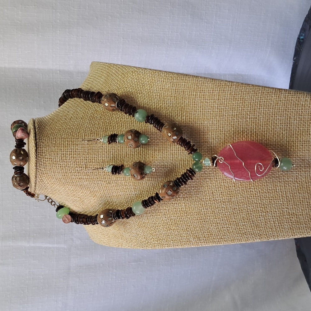 Hand Crafted Necklace and earring Set Green Chalcedony Pink Rhodonite Shells